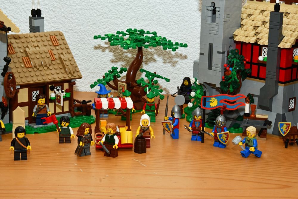Lego Mittelalterlicher Stadtplatz 10332 Icons Castle Ritter (Neu ...