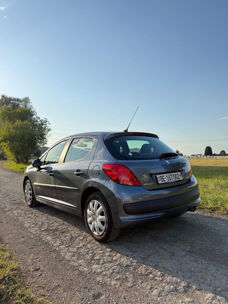 Peugeot Automobili: Peugeot 207 1.6i 16V – Usato da Thun venduto da reb_qd7f 1