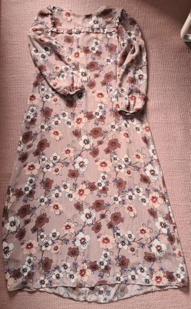 Kleid Blumenmuster Langarm Grösse M neuwertig