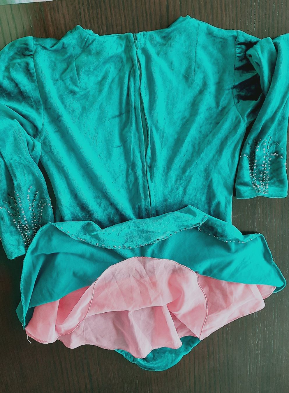 Vestiti & Gonne: Eiskunstlauf Kleid, türkis Samt oder lila-rosa mit Zotteln – Usato da Herrliberg venduto da AlexandraBopp 4