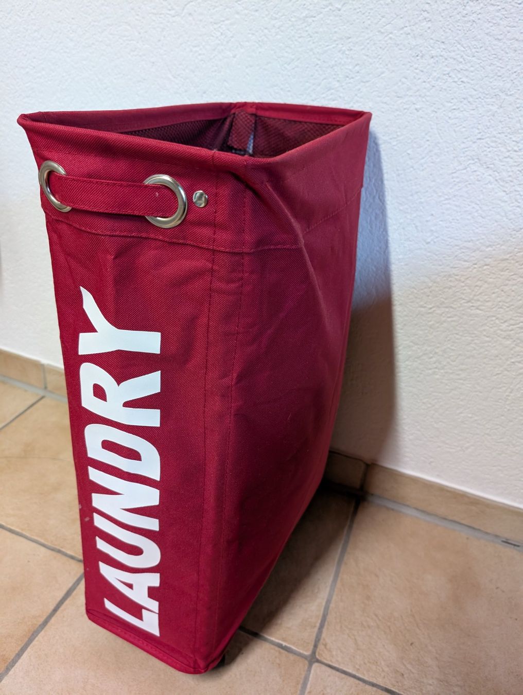 Wenko Cesti per biancheria: Roter Wäschekorb mit Rollen, Wenko Corno 43 l – Usato da Neuenhof venduto da mlw_w98j 1
