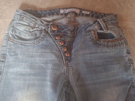 Pantalon jeans taille 28/38 marque Blue Rags 73% coton