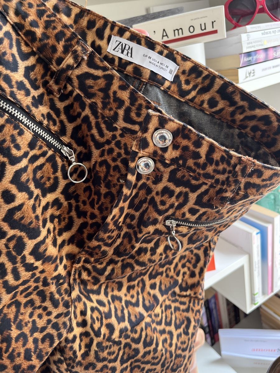 Zara Pantaloni: Pantalon Zara léopard taille 36 – Nuovo (secondo la descrizione) da Evilard venduto da Mamarsi 1