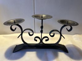 Schöner Kerzenständer aus Metall für 3 Kerzen