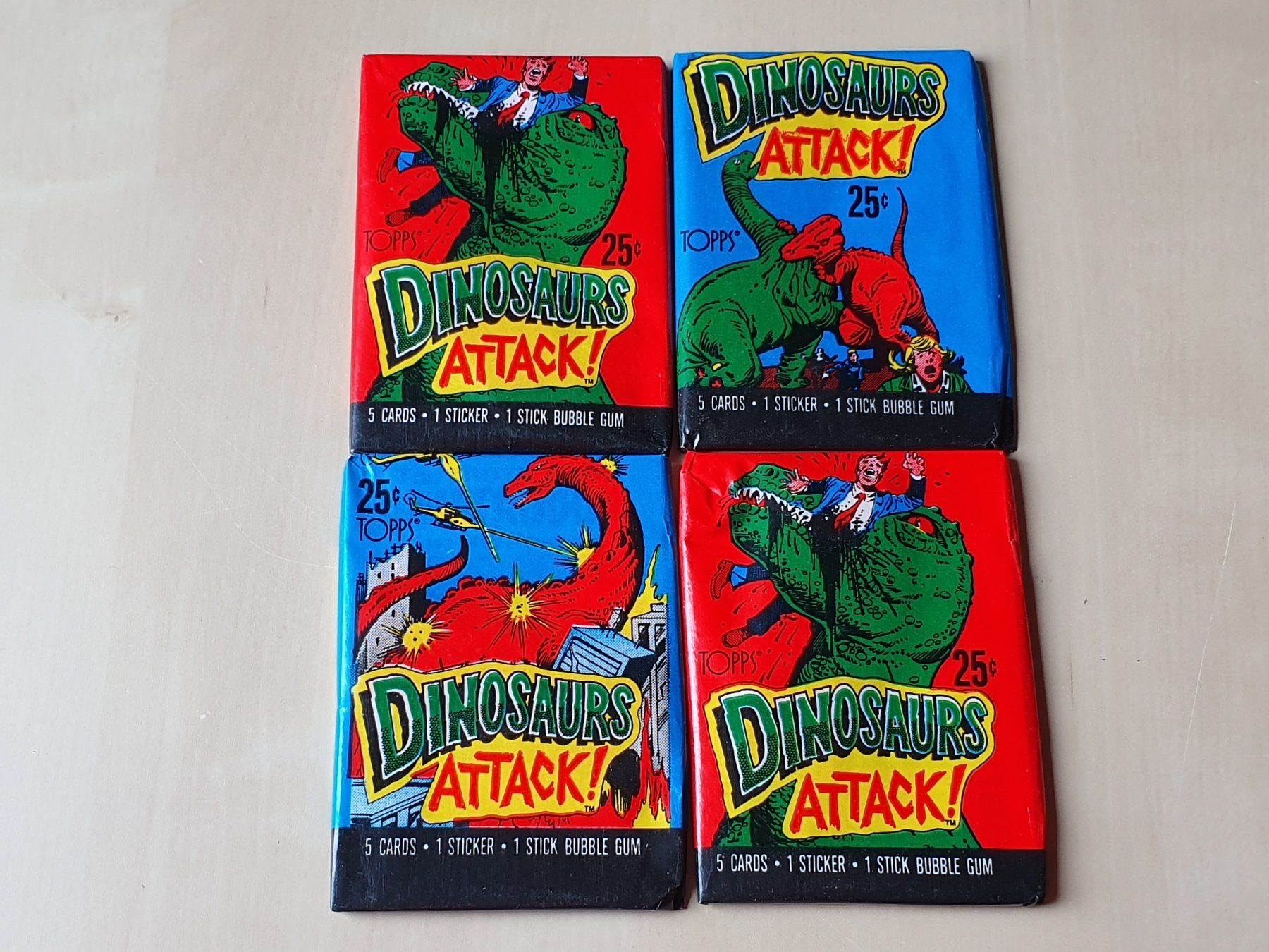 Topps Carte collezionabili: Dinosaurs Attack! Topps portofrei – Nuovo e nell'imballaggio originale da Stansstad venduto da collectorsshop