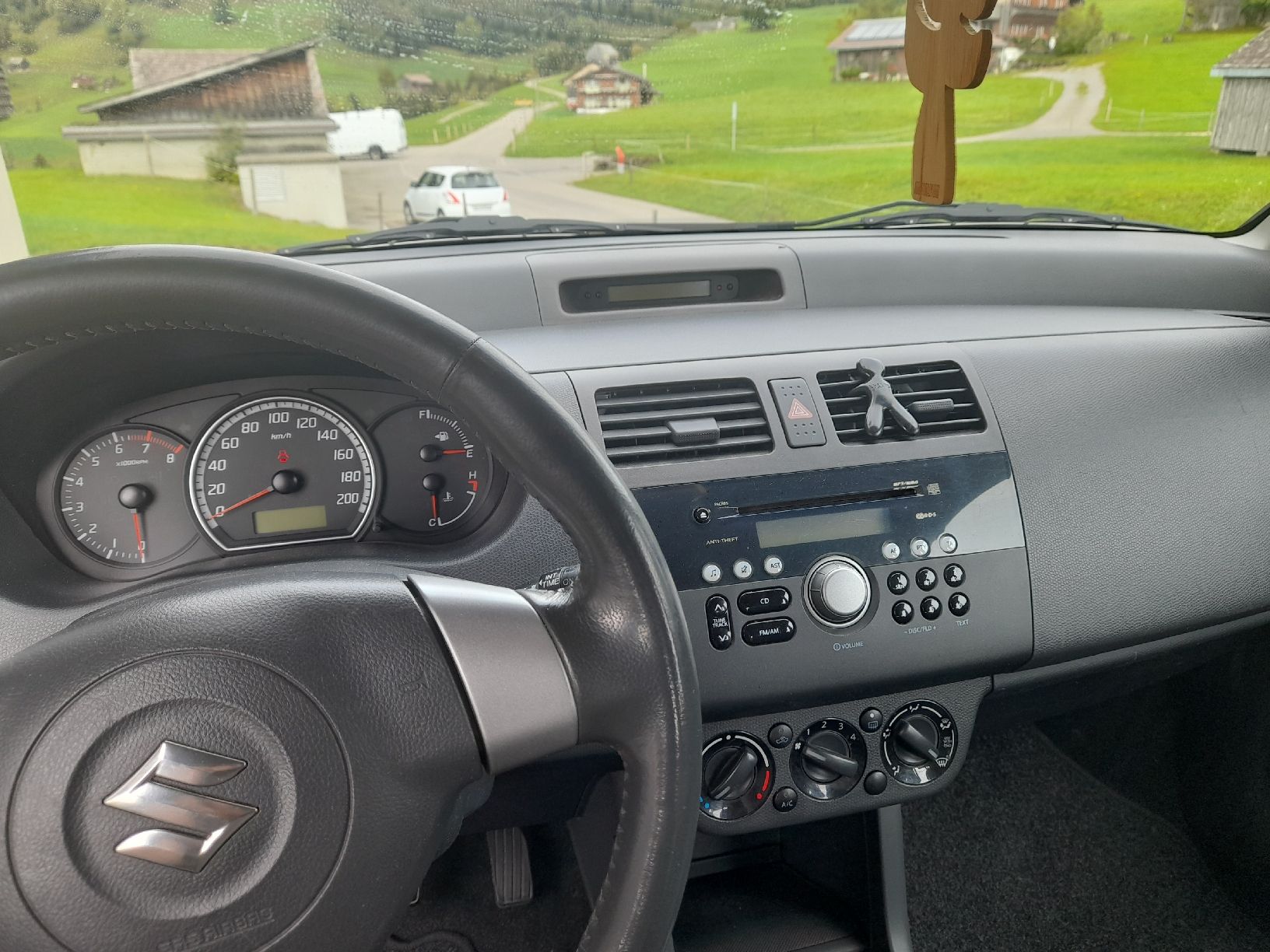 Suzuki Automobili: Suzuki Swift 1.3 4WD – Usato da Krummenau venduto da chr_glt9 6