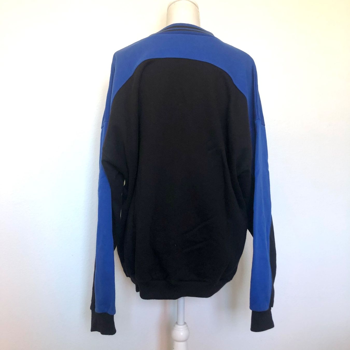 Adidas Pullover & Sweatshirts: Vintage Adidas Sweatshirt, Grösse XL – Gebraucht aus Brienz BE von Kokolea84 2