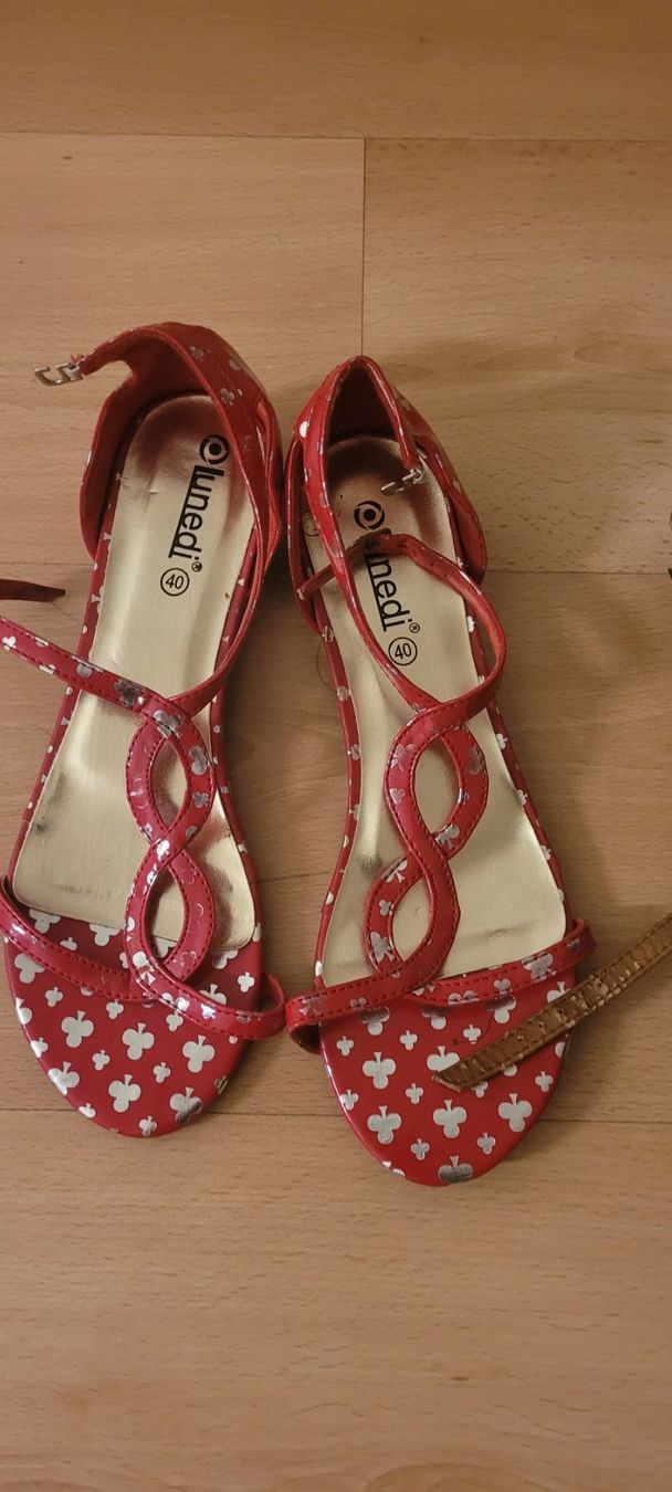 Scarpe da donna: Sandalen Set Gr.40 – Usato da Schöfflisdorf venduto da cri_8gn5 1