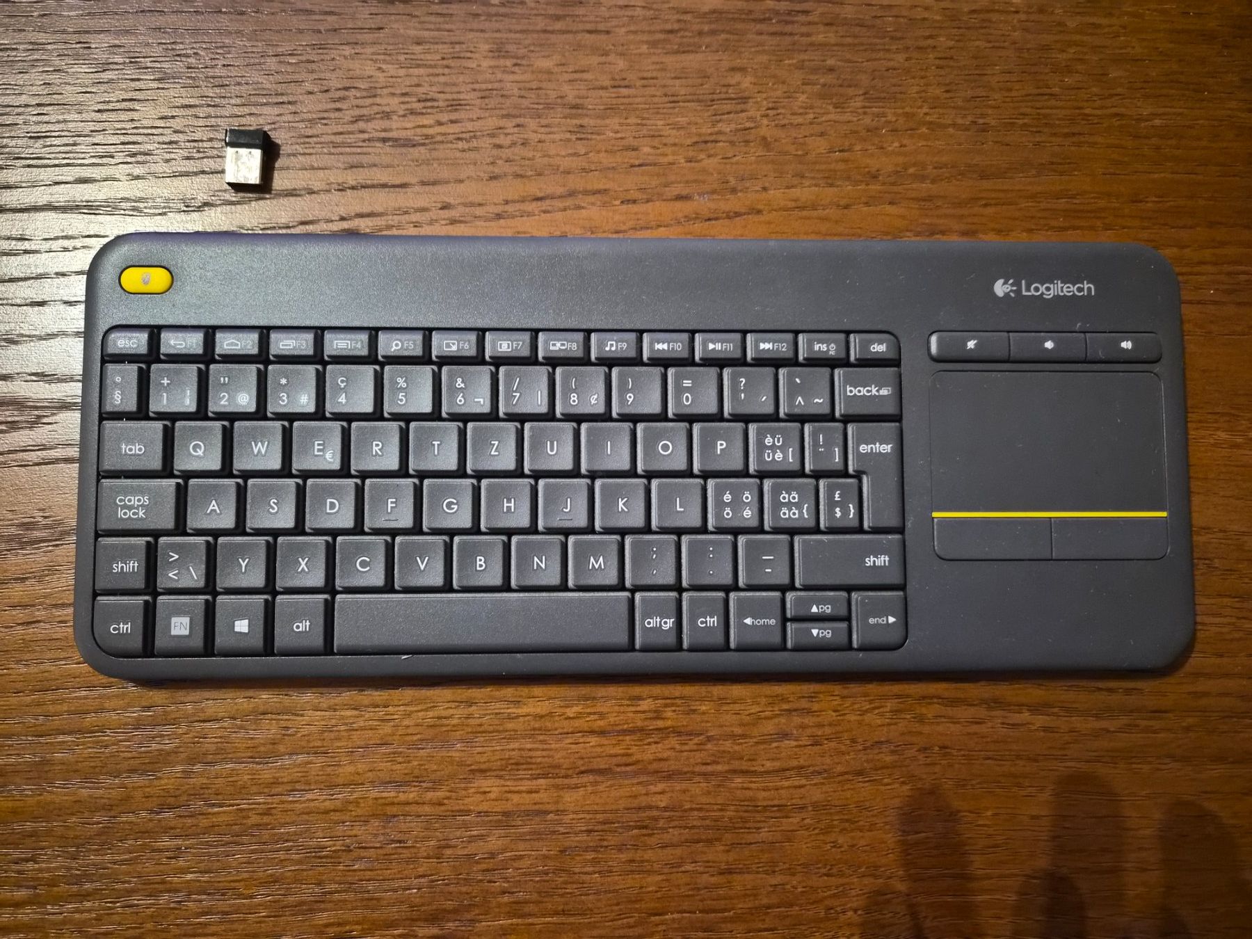 Logitech Tastaturen: Logitech Wireless Touch Keyboard K400 gebraucht schwarz – Gebraucht aus St. Gallen von phil.gerster