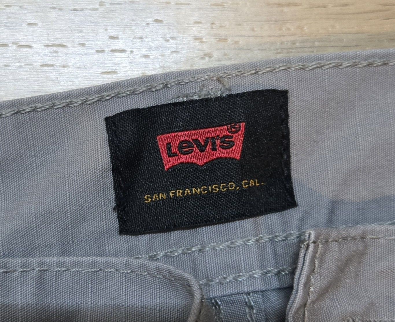 Levi's Hosen: Levis Hose Nie getragen – Neu (gemäss Beschreibung) aus Alterswil FR von fas_n9yt 1