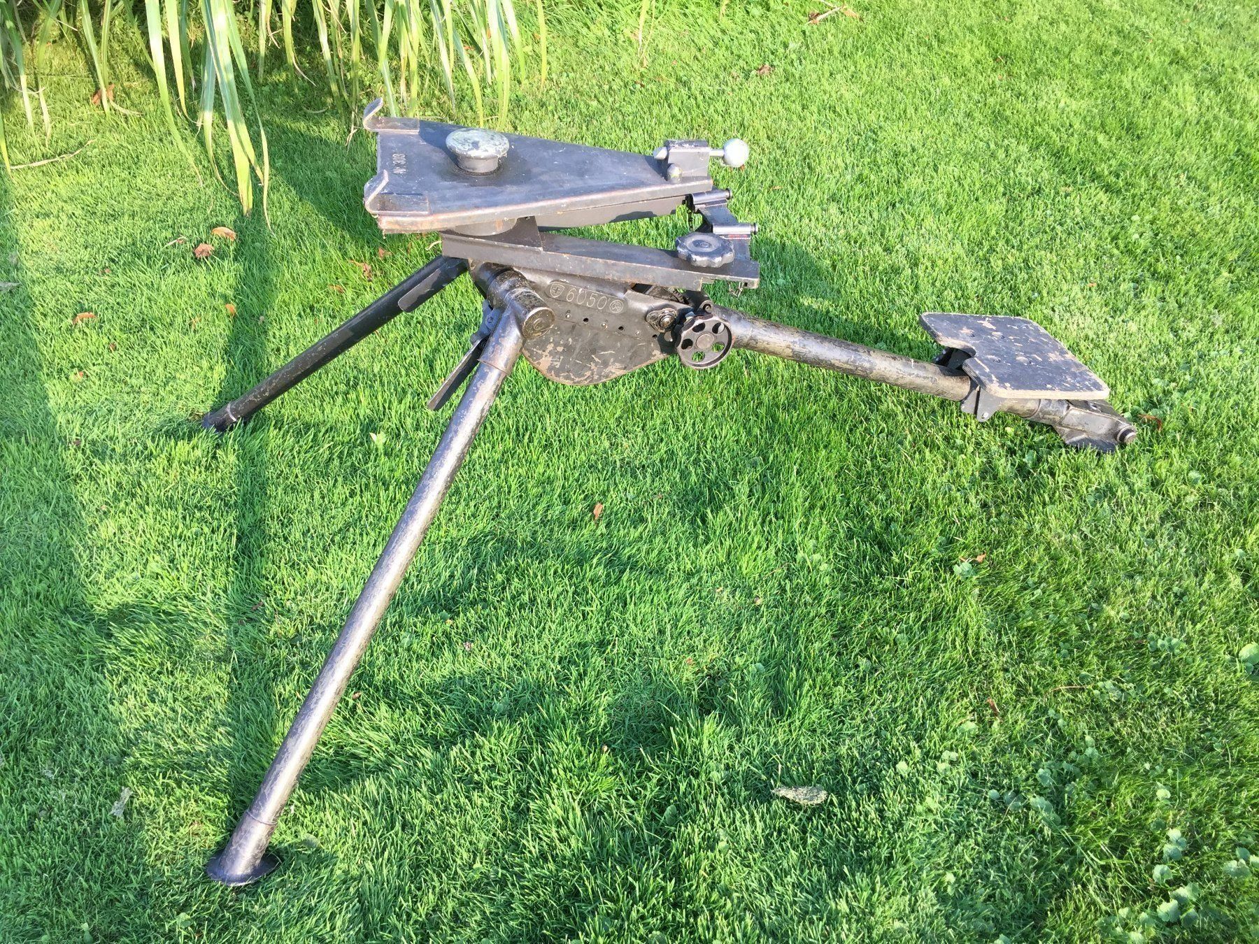 Supporti a parete: Lafette mit Sitz – Usato da Oberriet SG venduto da Wingcommander 1