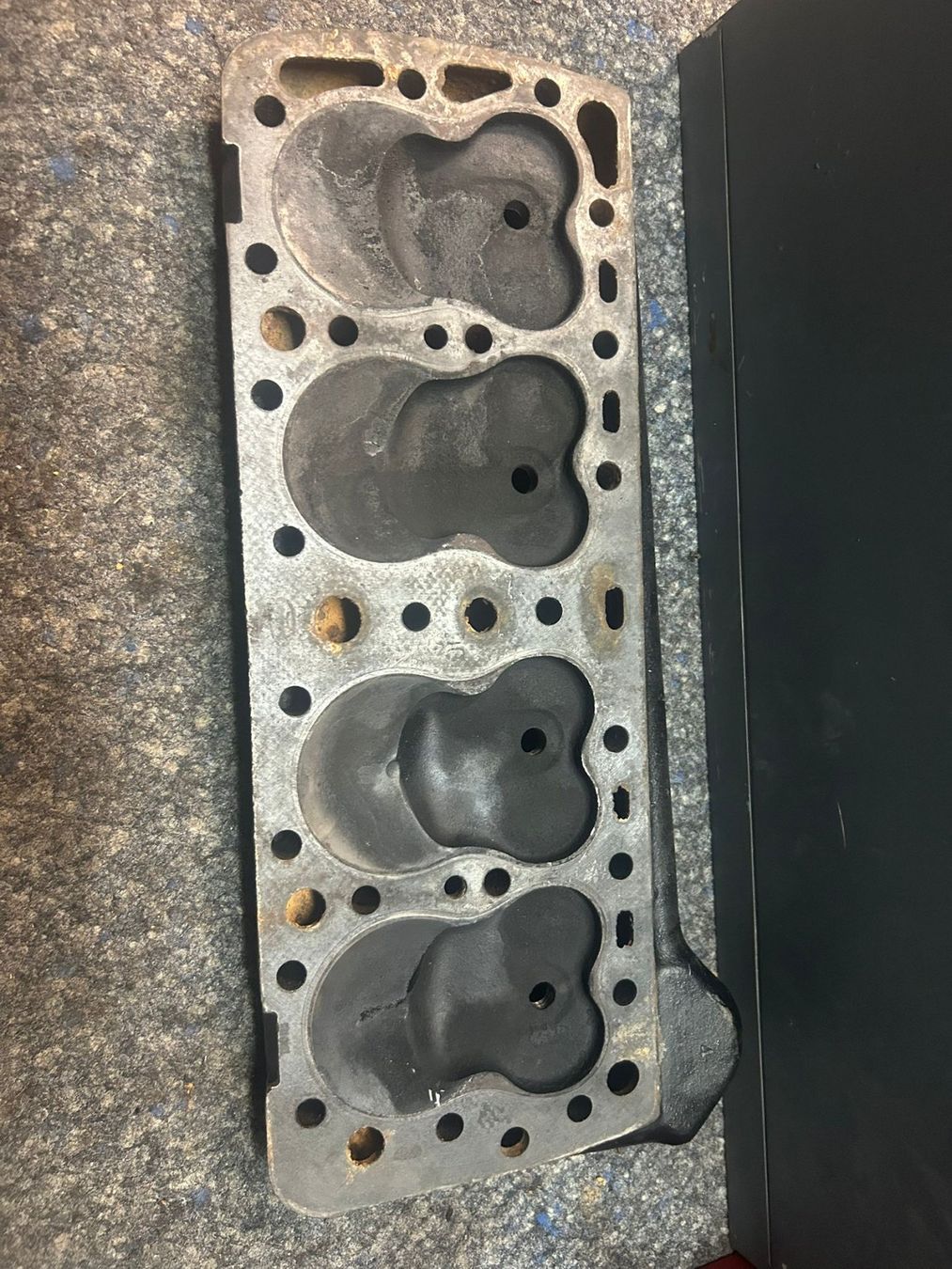 Ford Tutti pezzi di ricambio auto: Occ. Zylinderkopf L+R 8BA Flathead Satz – Usato da Niederdorf venduto da St170 1
