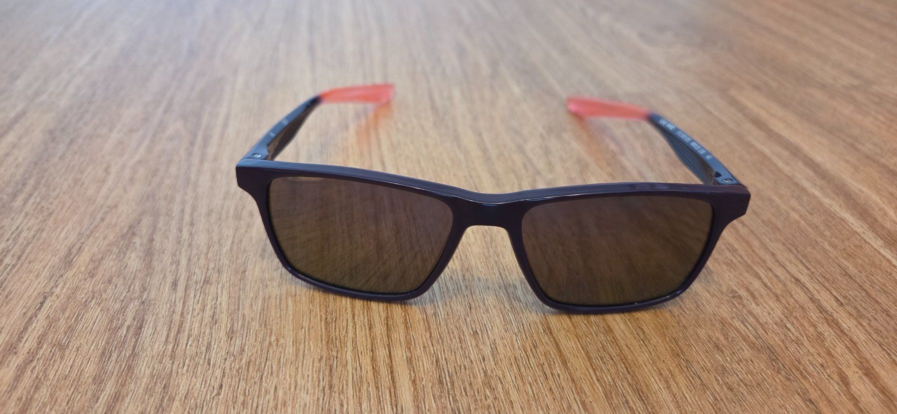 Nike Lunettes & Verres: Nike Kinder-Sonnenbrille – D'occasion à Hägendorf par Hedi3 1