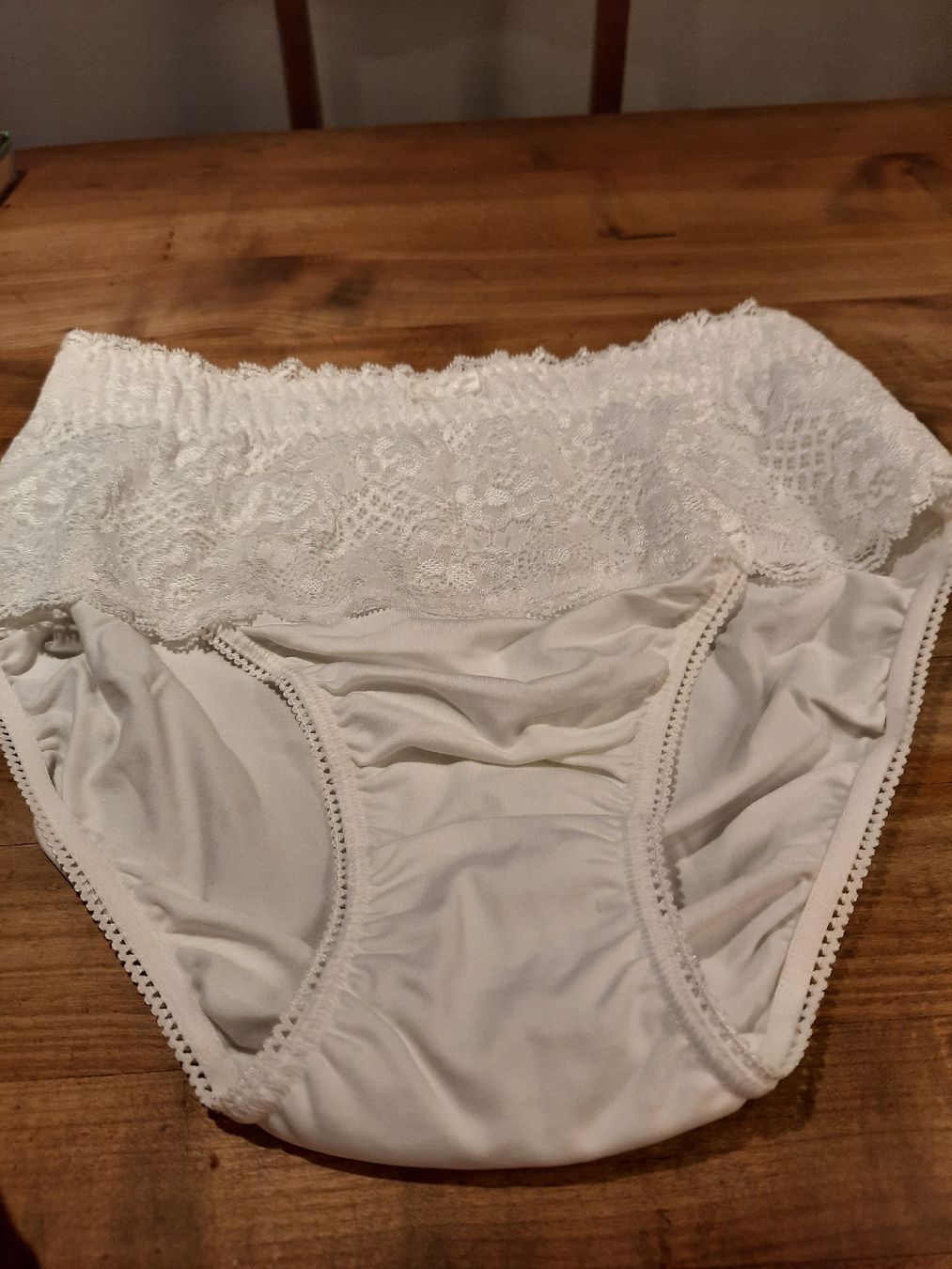 Autres dessous: 2  wunderschöne Spitzenslip 44/46 – Neuf (Voir description) à Busswil BE par balu37 6