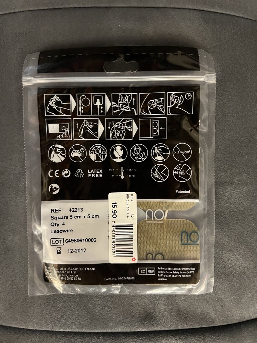 Compex Dispositivi per massaggi: Compex Performance 4 Stück selbstklebende Elektroden 5x5cm – Nuovo e nell'imballaggio originale da Zürich venduto da rigani 1