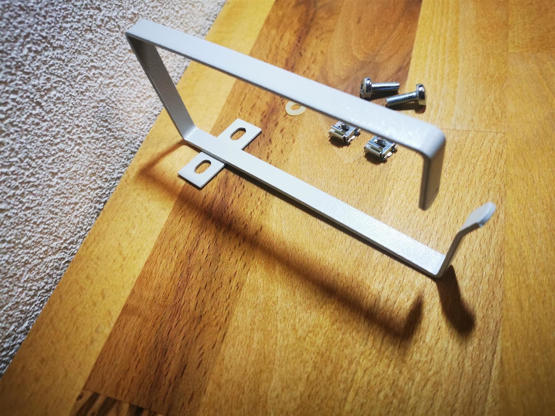 Racks & Ständer: Kabelführung Bügel 19" Rack – Neu und originalverpackt aus Buchs ZH von Sutoris 2