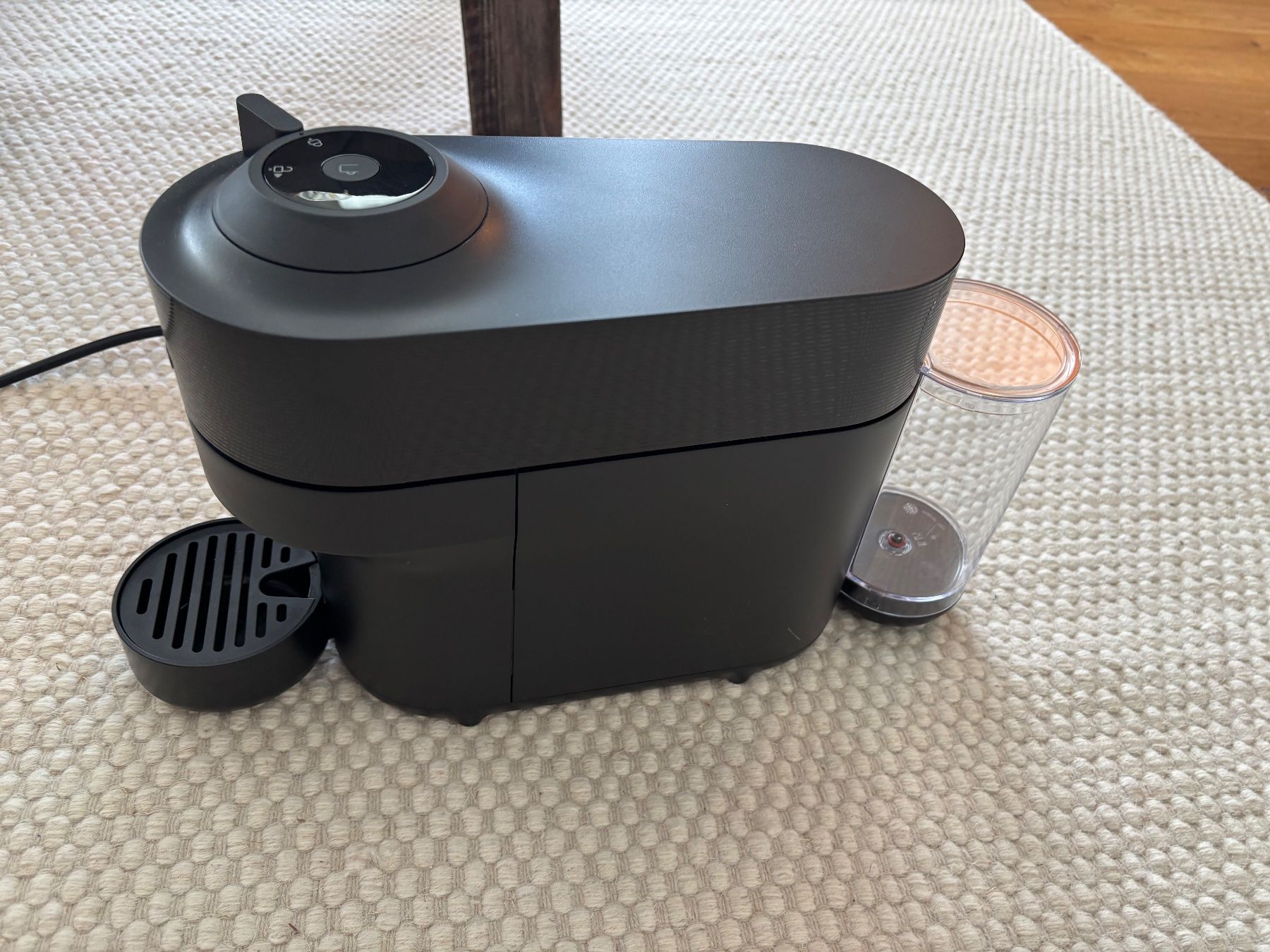Nespresso Macchine per caffè & Macchine per espresso: Vertuo Nespresso Kaffemaschine neuwertig – Usato da Ottenbach venduto da Swisstwins 2