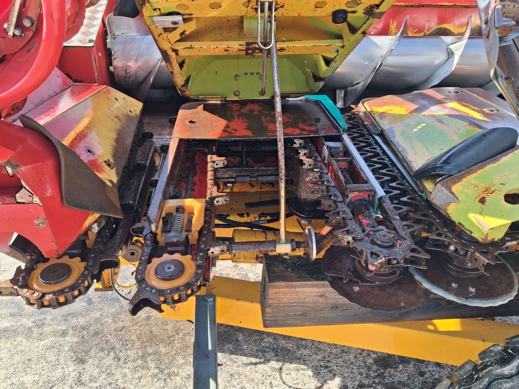 Toutes les machines: Maispflücker / Maisgebiss / Feldhäcksler  – D'occasion à Seuzach par hri_xlg8 4