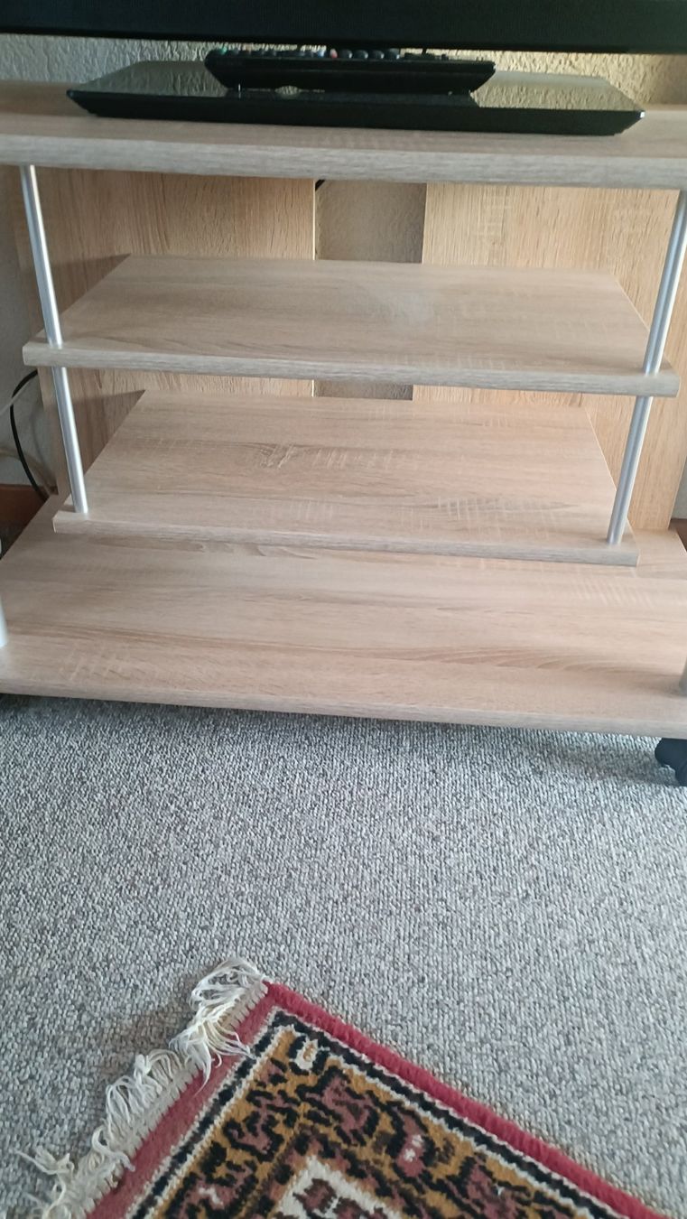 TV Möbel: TV-Möbel auf Rollen Holzoptik hell – Gebraucht aus Belp von selinez123