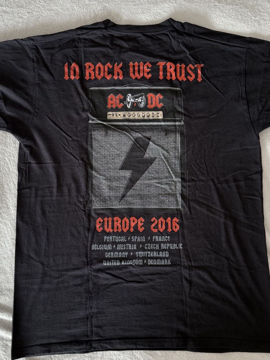 T-shirts: AC/DC Tour Shirt 2016 – D'occasion à Steffisburg par laura_bazinga 1