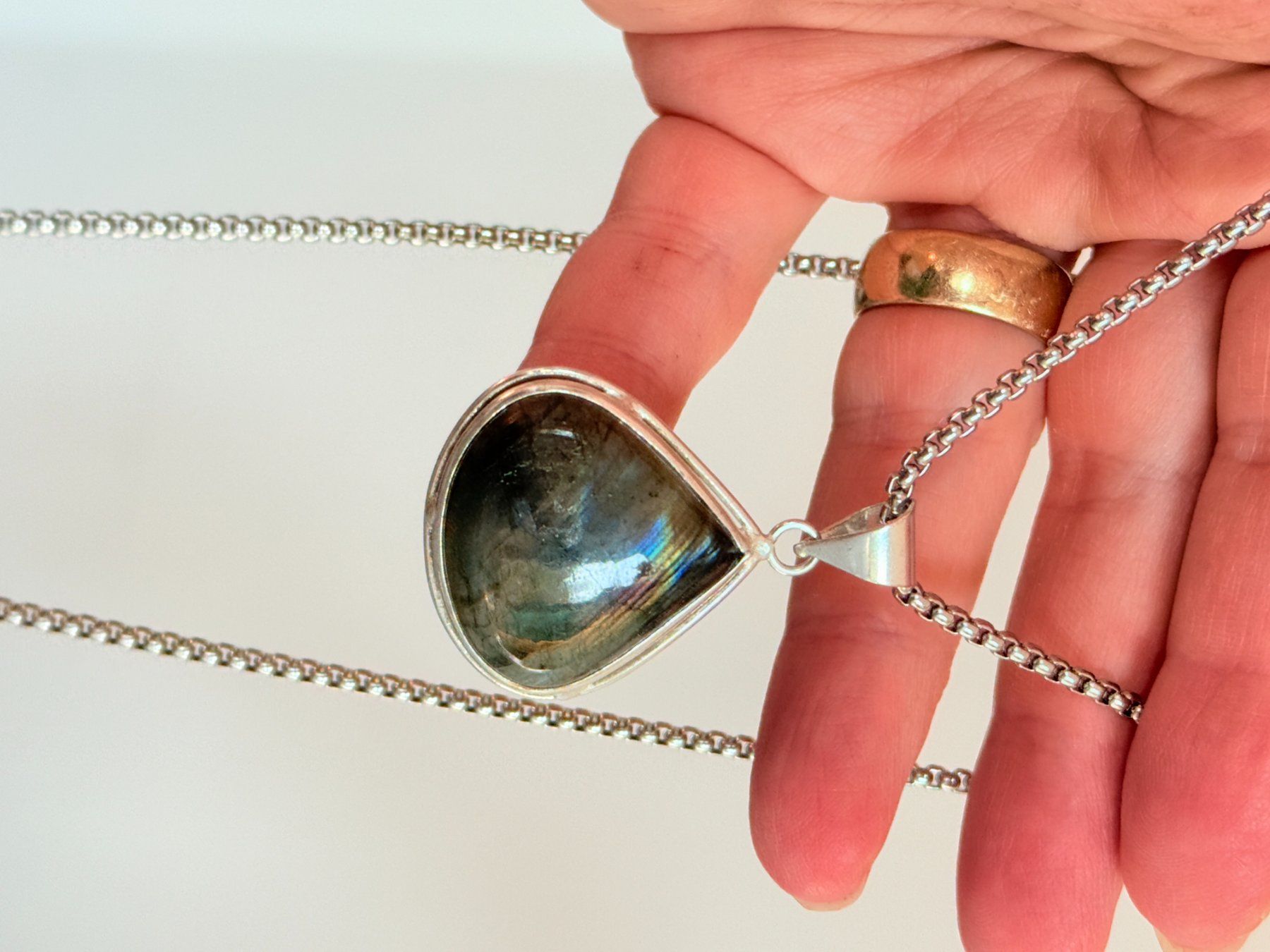 Catenine: Collier Labradorite , Pendentif Goutte d'Eau – Nuovo e nell'imballaggio originale da Genève venduto da AGBERG 1