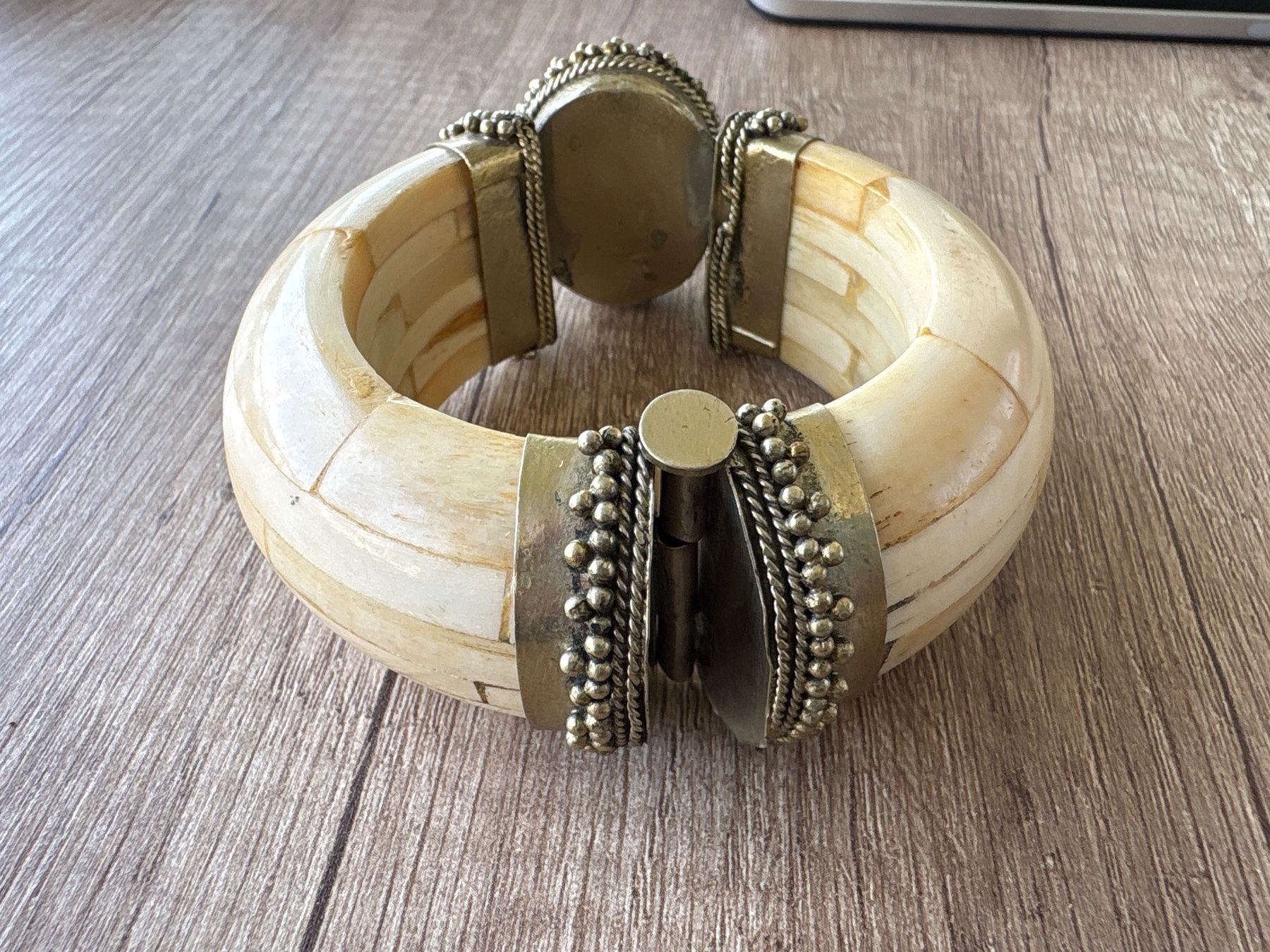 Bracelets: Armreif mit Speziellemstein – D'occasion à Schübelbach par S1CH 2