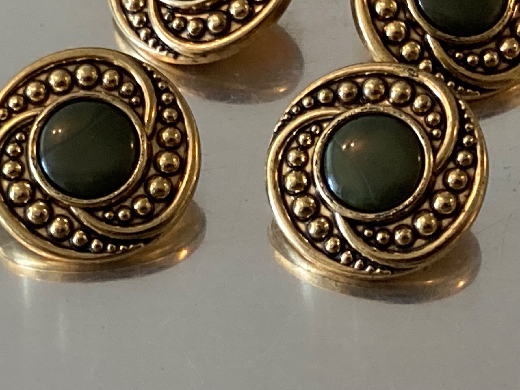 Knöpfe: 4 boutons vintage dorés – Gebraucht aus Marly von Antigona71 1