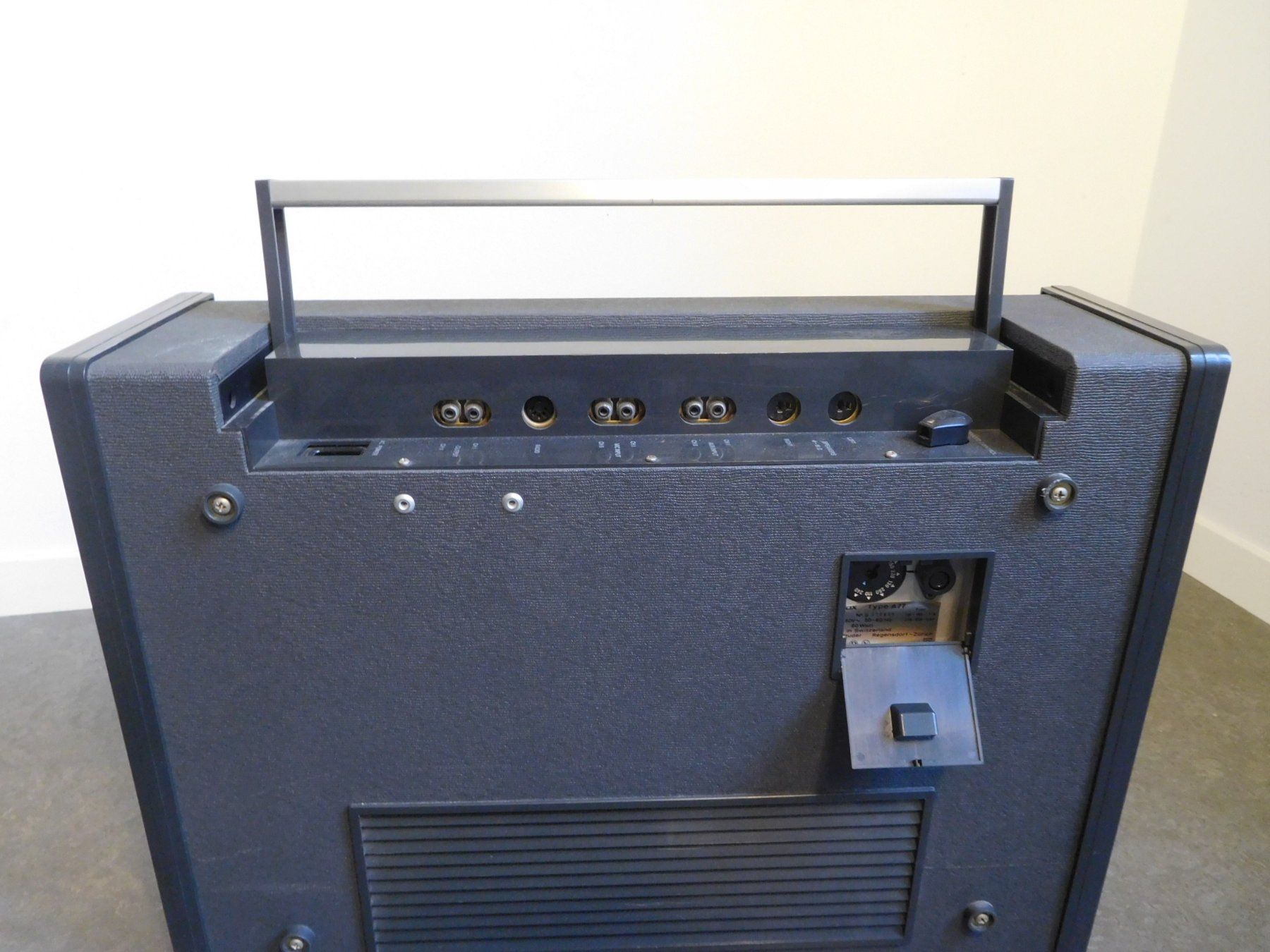Revox Apparecchi a nastro: Revox A77 MKIII, tragbares Koffergerät – Usato da Zürich venduto da 123kauf 6