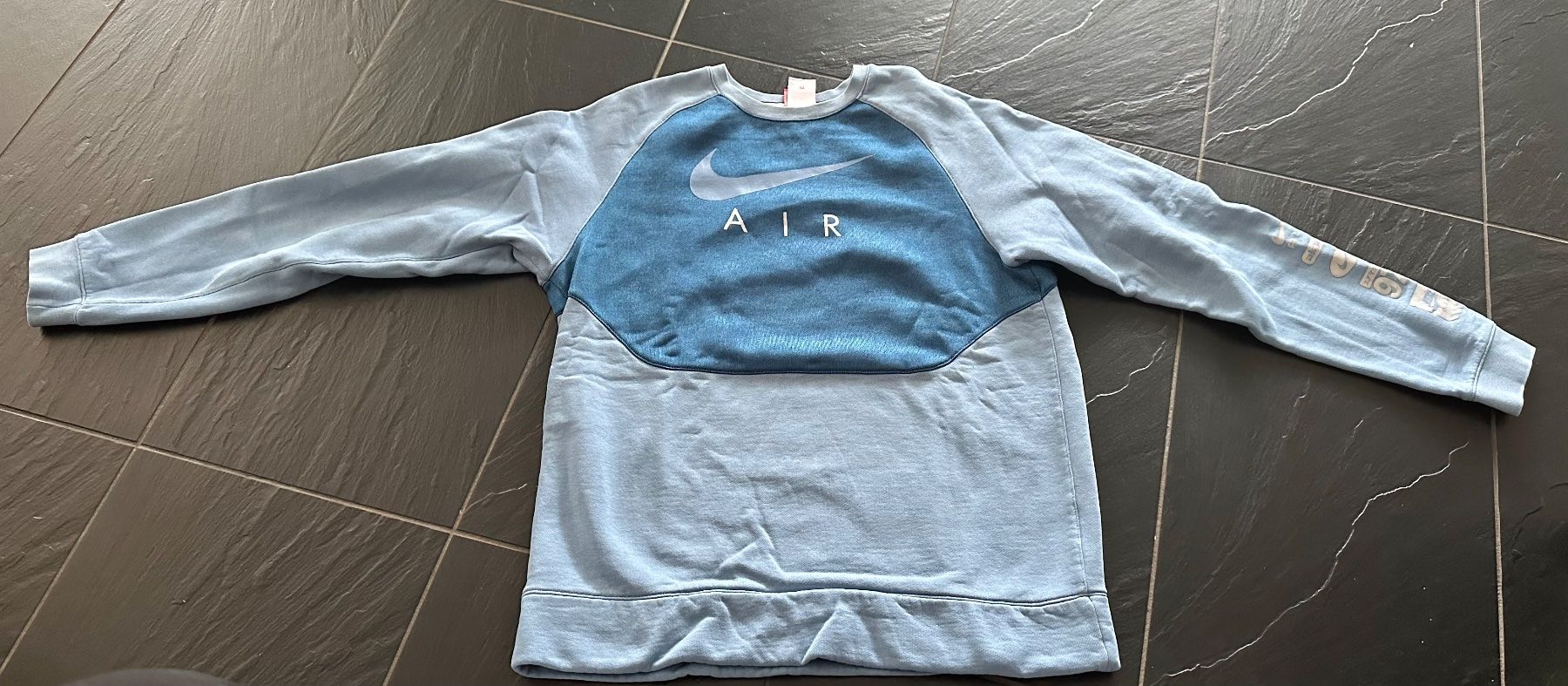 Nike Maglioni & Felpe: Schöner Pullover von Nike, Grösse M – Usato da Wallbach venduto da paxnic