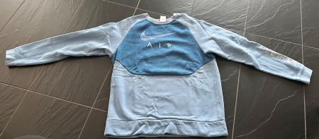 Schöner Pullover von Nike, Grösse M