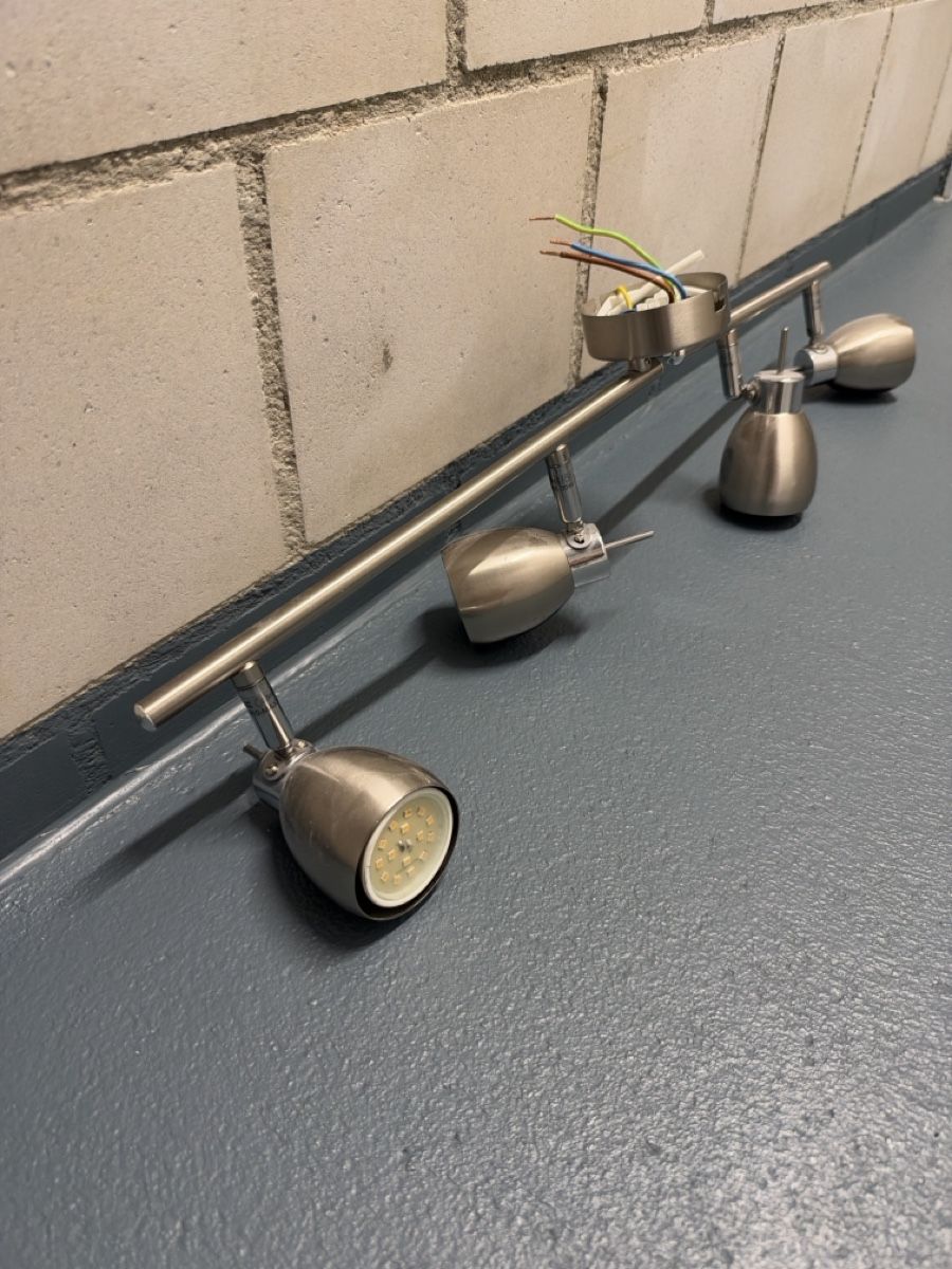 Kronleuchter & Deckenlampen: Deckenlampe 4 Spots Metall silbrig gebraucht – Gebraucht aus Liestal von tim_2tg7 2