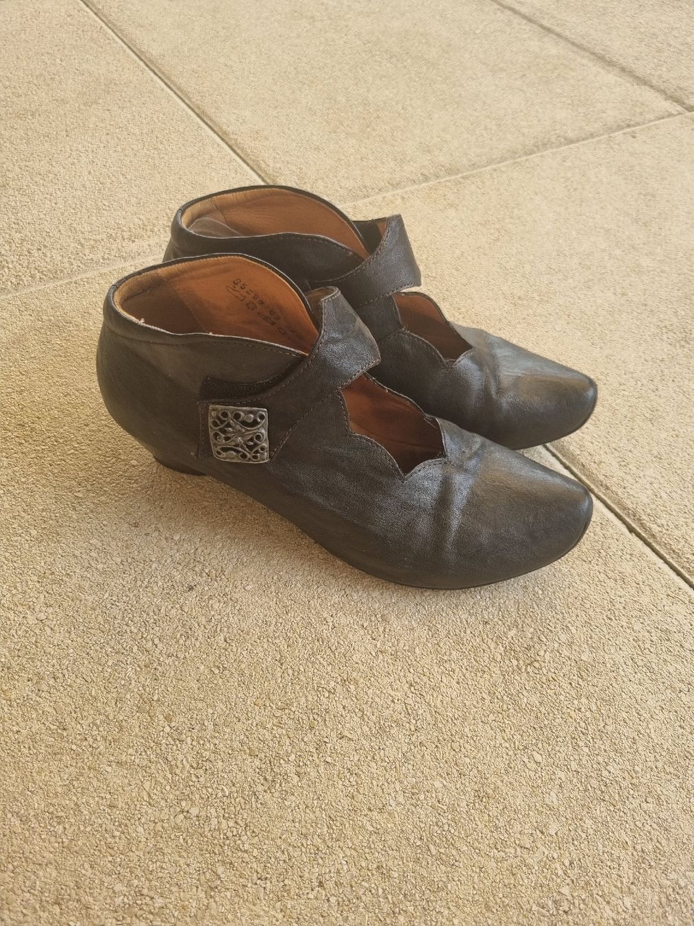 Think Chaussures femmes: Think! Lederschuhe Gr. 38.5 – D'occasion à Basel par Ana_v 2