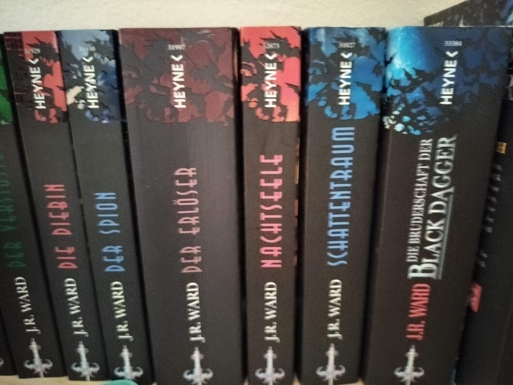 Libri: 39 Black Dagger Bücher von J.R.Ward – Usato da Dulliken venduto da Purpeline.ch 4