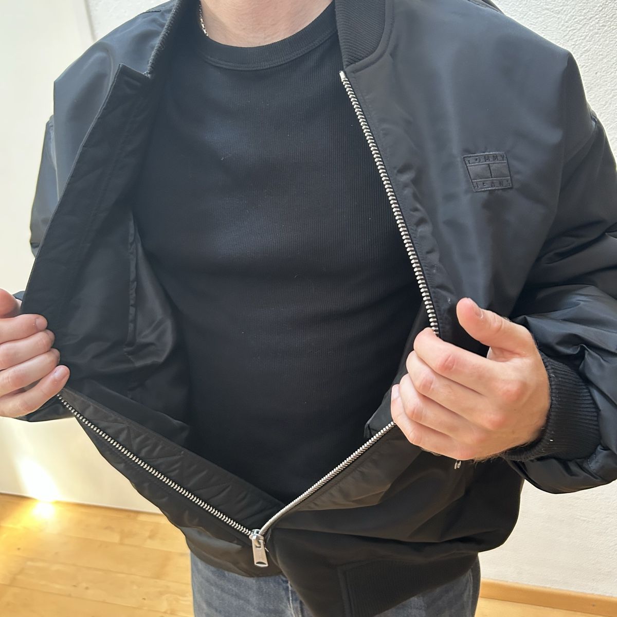 Vestes: Bomberjacke Tommy Jeans Hilfiger Jacke – Neuf (Voir description) à Basel par Lara0104 5