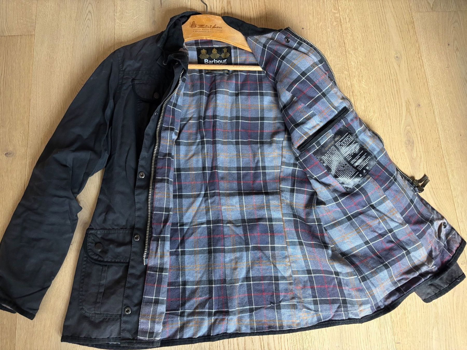 Barbour Giacche: Original Barbour Wachsjacke dunkelblau – Usato da Zürich venduto da Millie 1