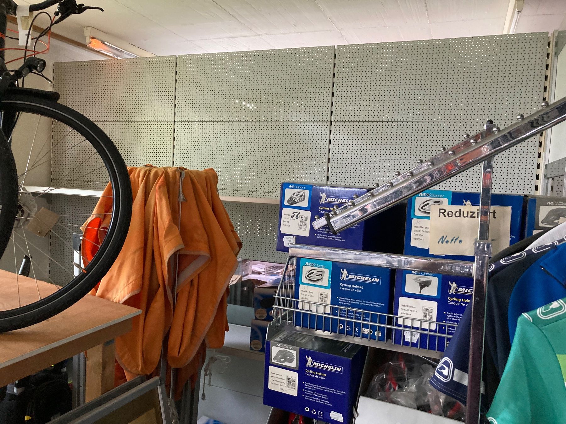 Regale: Verkaufsregal aus Velofachgeschäft – Gebraucht aus Oberlunkhofen von smaug03 8