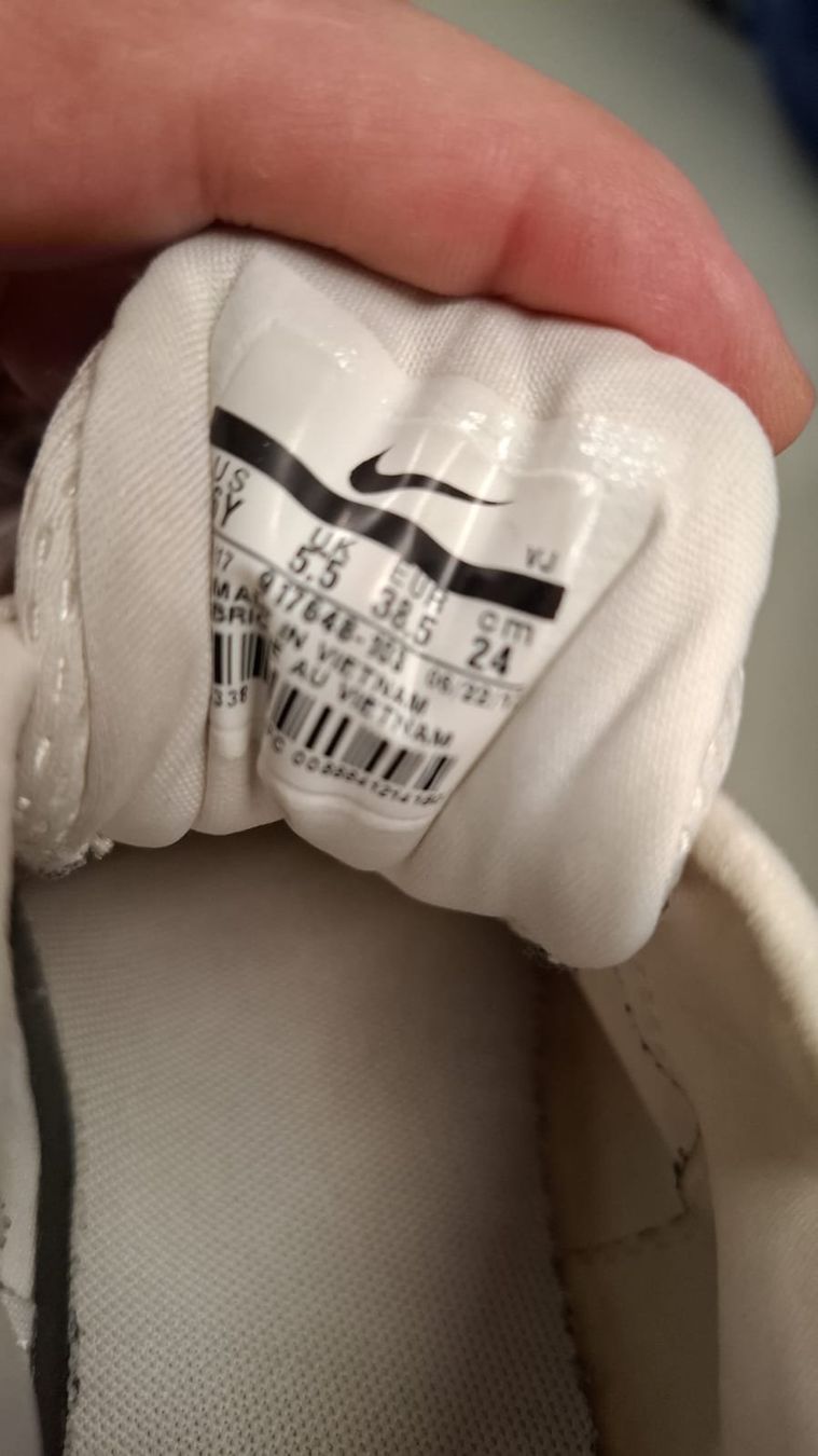 Nike Scarpe da donna: Nike Gr.38,5 – Usato da Sursee venduto da Ventiduese 3