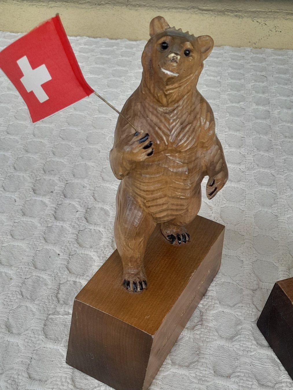 Sculptures & Statues: Brienzer Bär/Fahnenschwinger u Murmeltier – D'occasion à Thun par Treff.....e 1