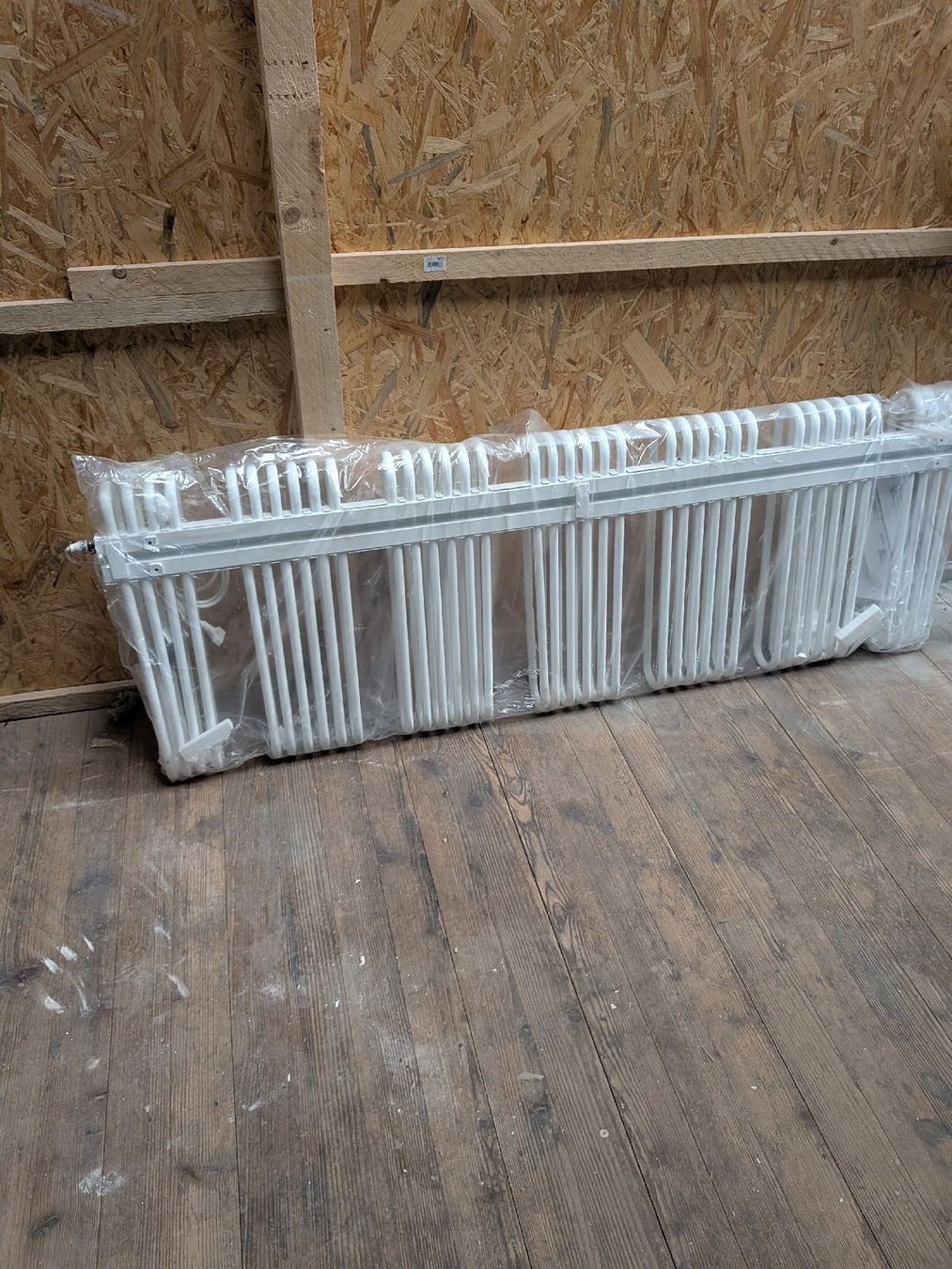 Radiateurs: Radiator elektro  – Neuf avec emballage d'origine à Künten par sheila017