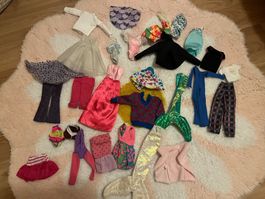 Lot de vêtements Barbie