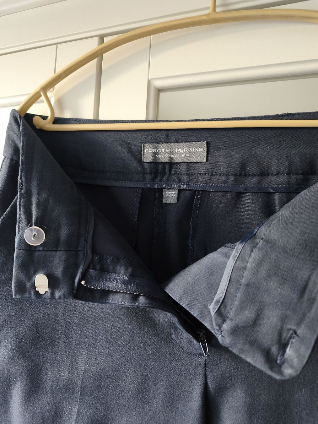 Dorothy Perkins Pantaloni: Dorothy Perkins Trousers – Usato da Zürich venduto da nir_n9jc 1