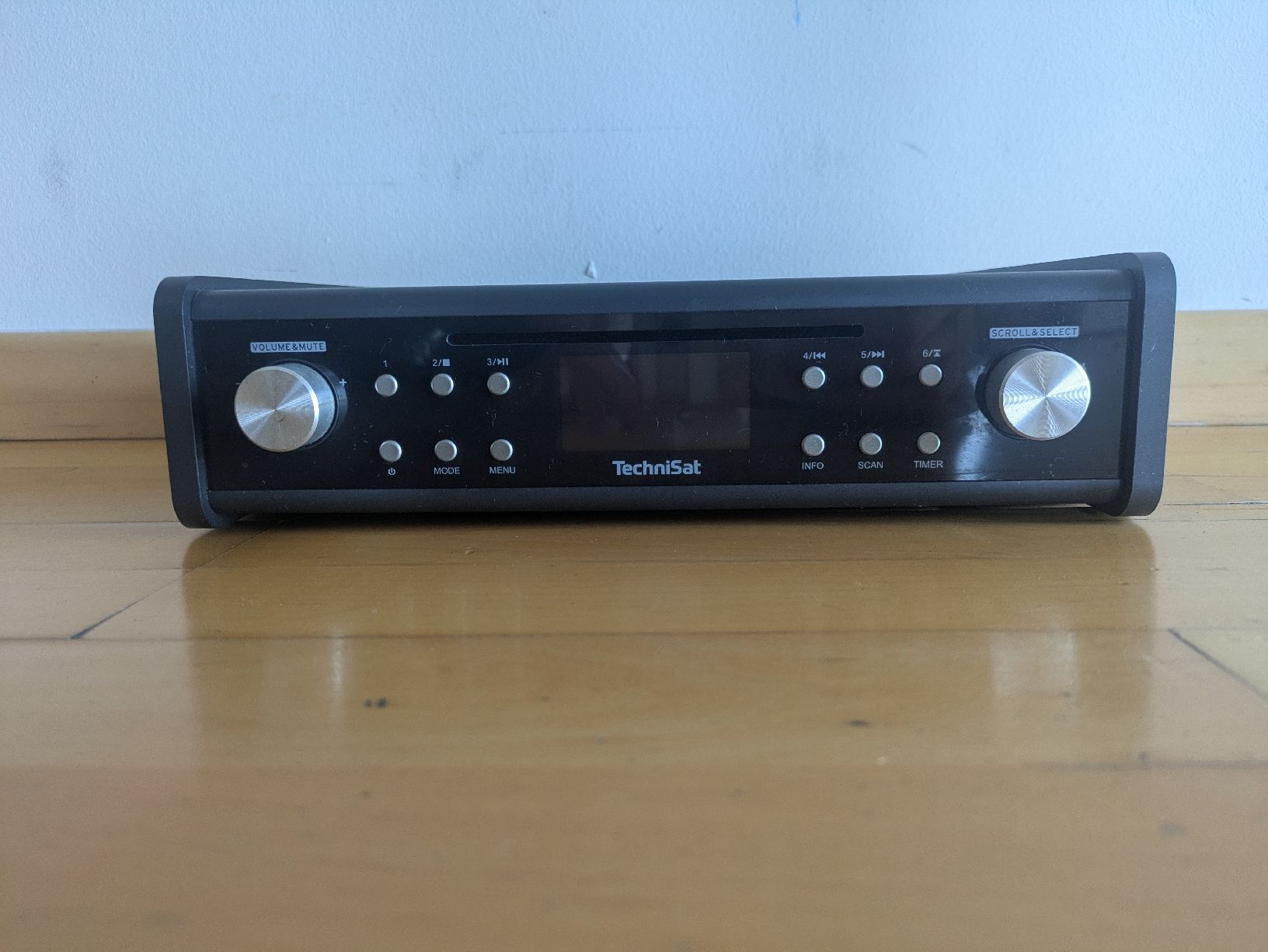 Technisat Radios: TechniSat DIGITRADIO 20 CD – Gebraucht aus Zürich von Mattasan 3