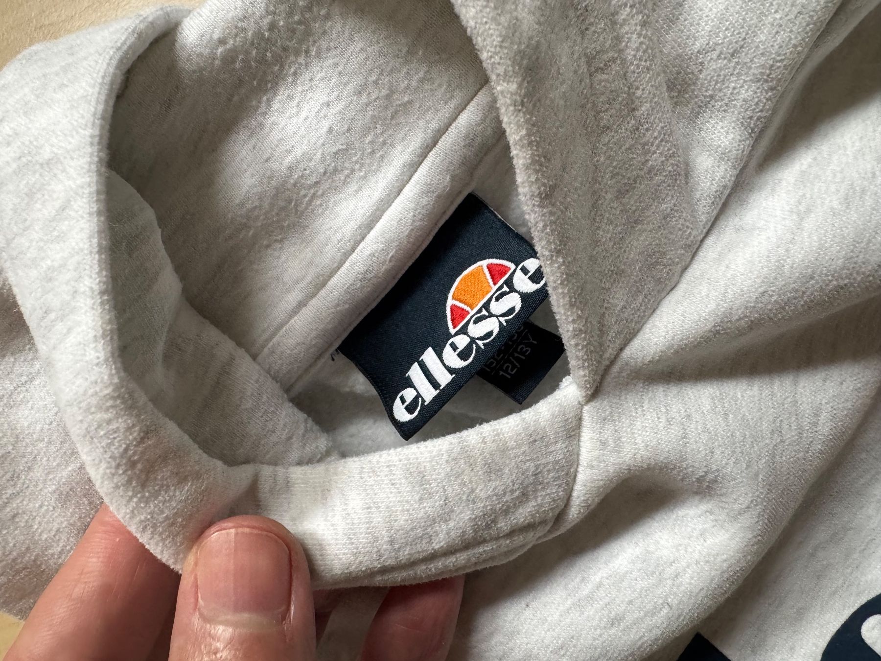 Ellesse Pullover & Sweatshirts: Ellesse Kapuzenpullover grau Grösse 152-158 gebraucht – Gebraucht aus Bäriswil BE von salatissimo 2