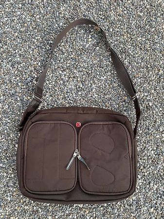 Umhänge-Tasche Marke WENGER für Laptop / Dokumente