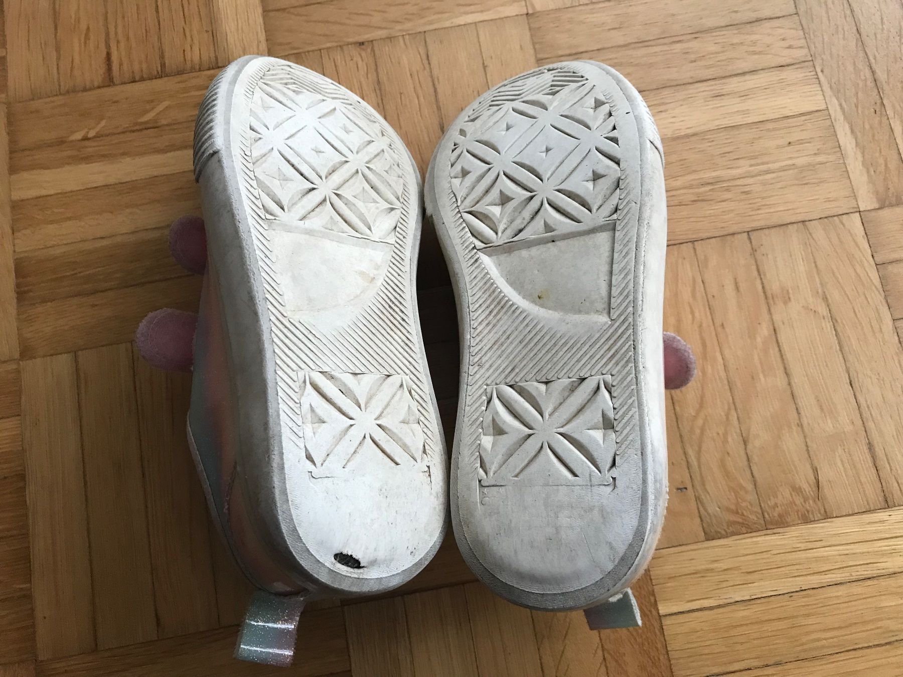 Scarpe per ragazze: Mädchen Schuhe mit Glitzer-Regenbogen-Farben Grösse 32 – Usato da Emmenbrücke venduto da Hathor123 4