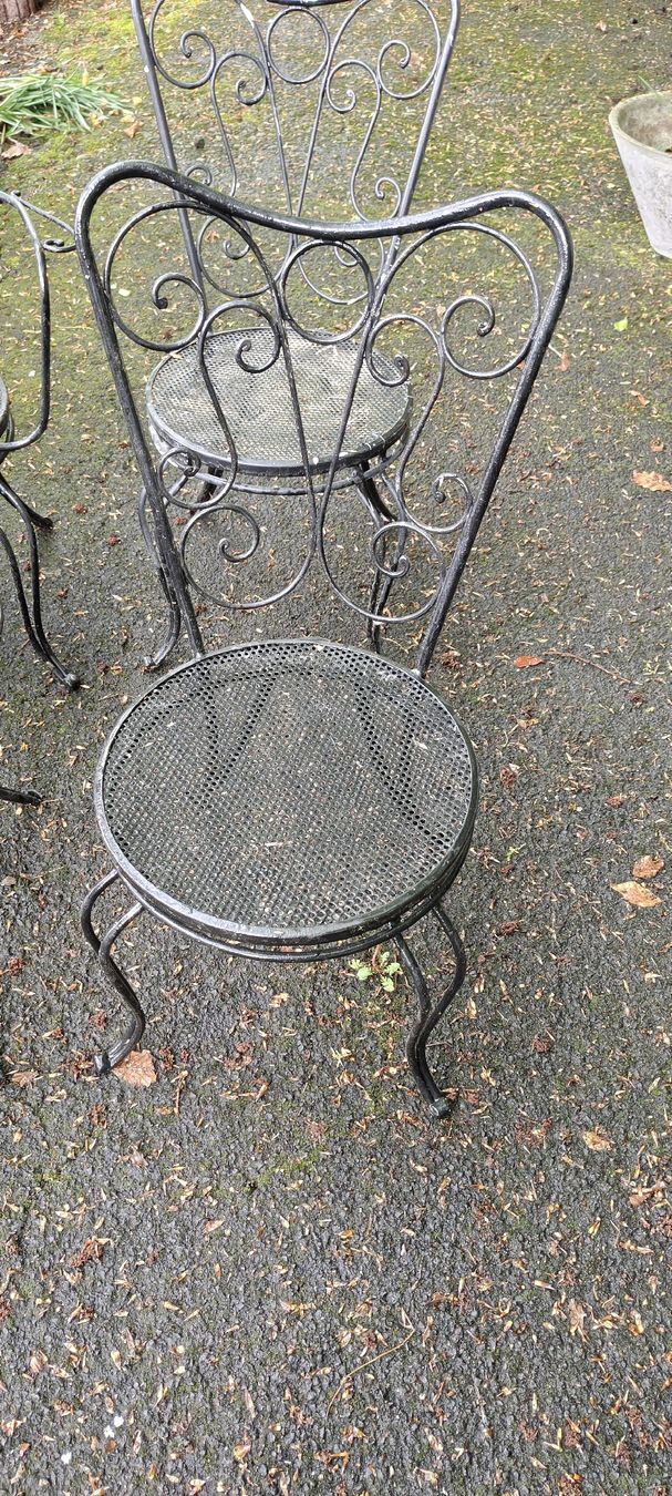 Sedie: 4 Antike Gartenstühle – Usato da St.Gallenkappel venduto da lalique 1