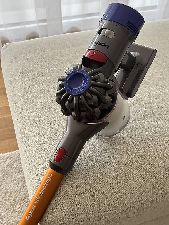 Dyson Staubsauger & Zubehör: Dyson v8 absolute+ – Gebraucht aus Düdingen von ron_q28l