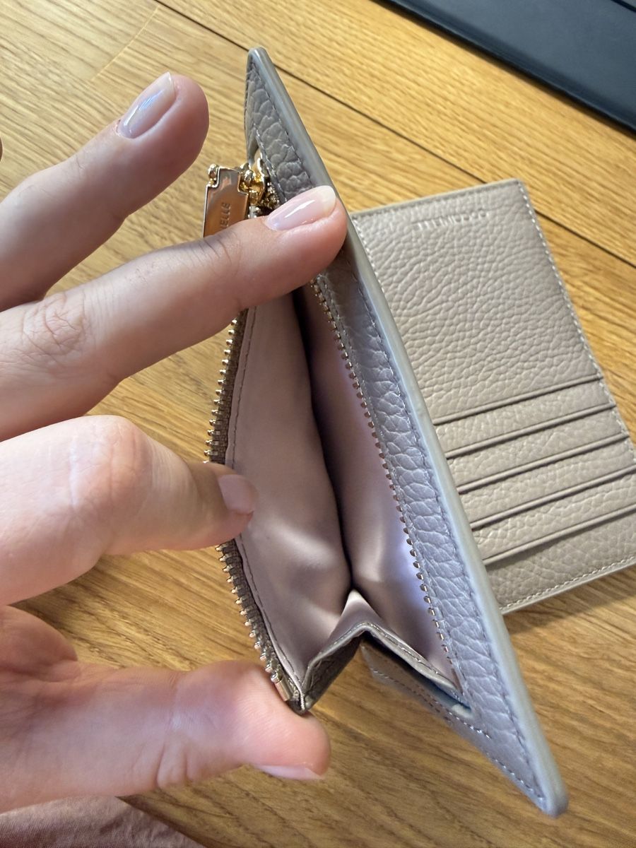 Coccinelle Brieftaschen: Coccinelle leather passport holder with box – Gebraucht aus Winterthur von LeLe0606 2
