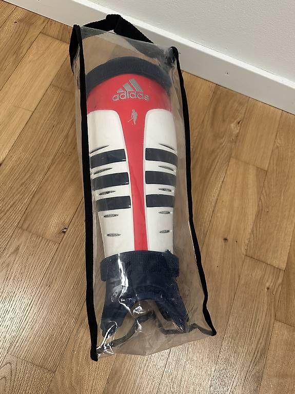 Protezioni & Imbottiture: Schienbein Schoner Adidas Large – Usato da Zürich venduto da Lisa- 1