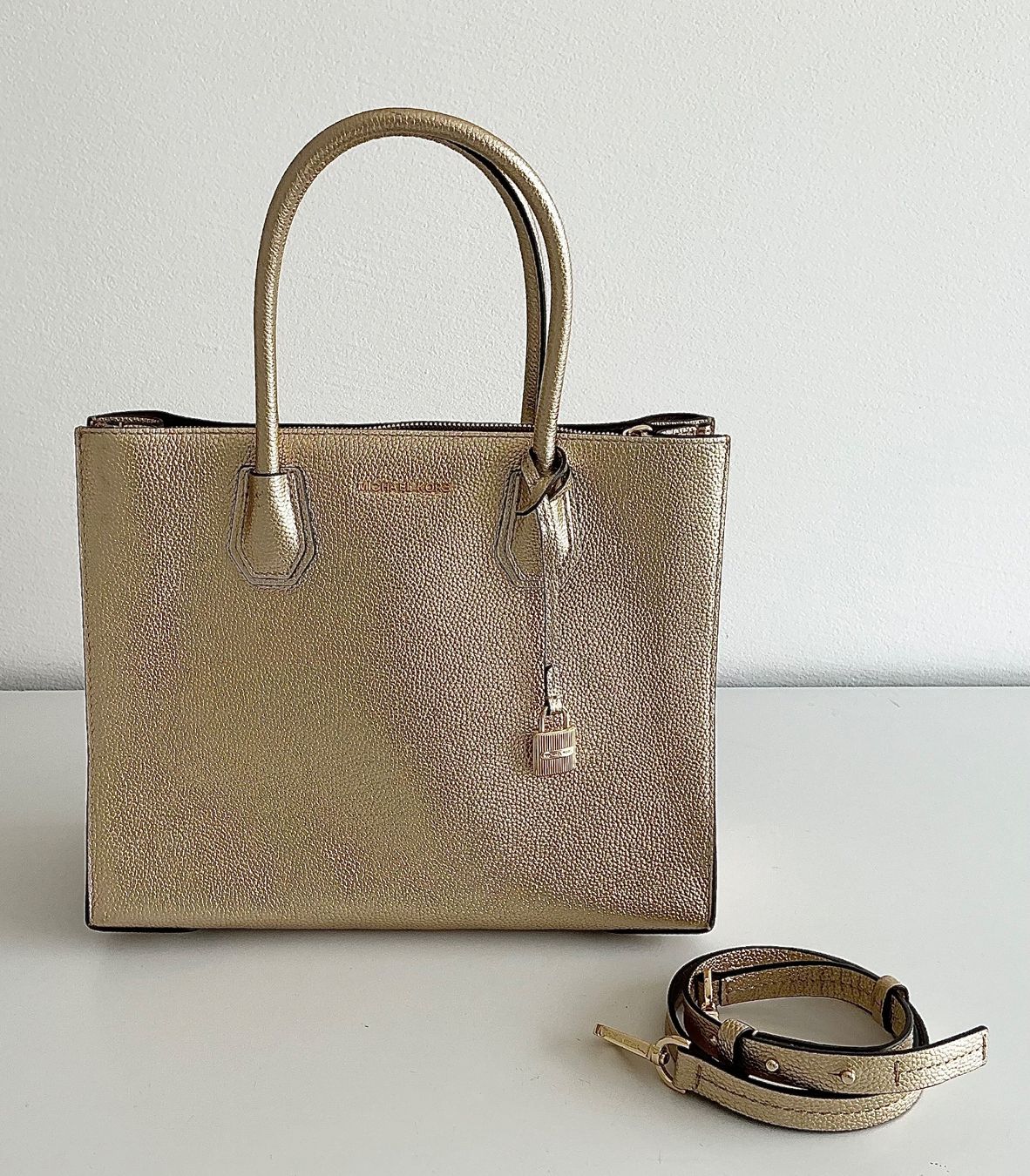 Michael Kors Borse da donna: Damenhandtasche "helles gold" von Michael Kors – Nuovo (secondo la descrizione) da Wil SG venduto da horizonte254